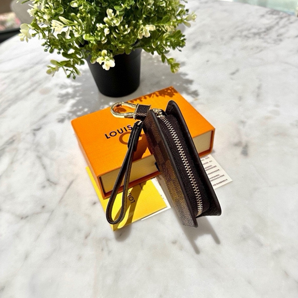 ブランドキーホルダー角部分ディテール